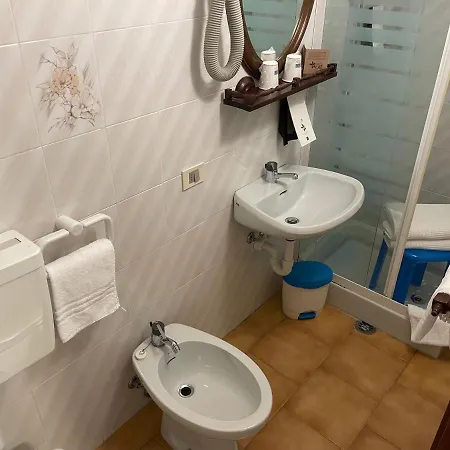 Avogadro Hotel 2*