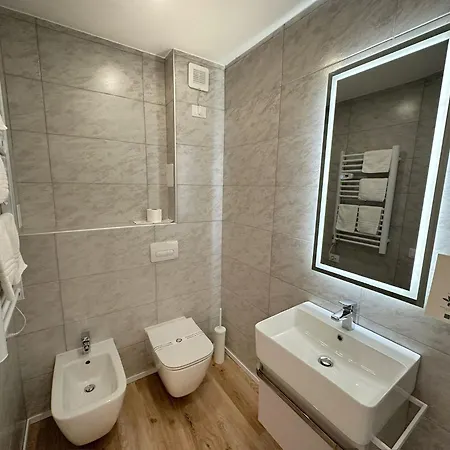 Avogadro Hotel 2*