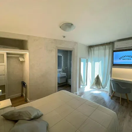 Avogadro Hotel