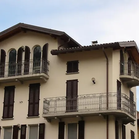 Avogadro Hotel 2*